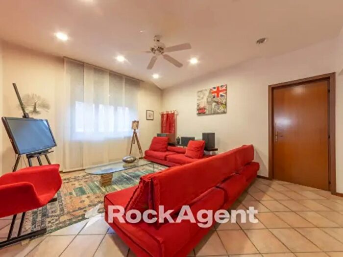 Appartamento con 6 locali in vendita in Via Vittorio Alfieri, Cerro Maggiore