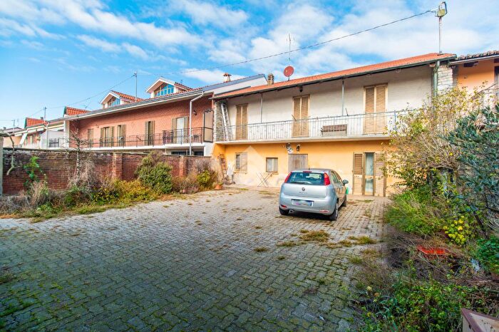 Casa con 7 locali in vendita in Via San Francesco al Campo, Leini