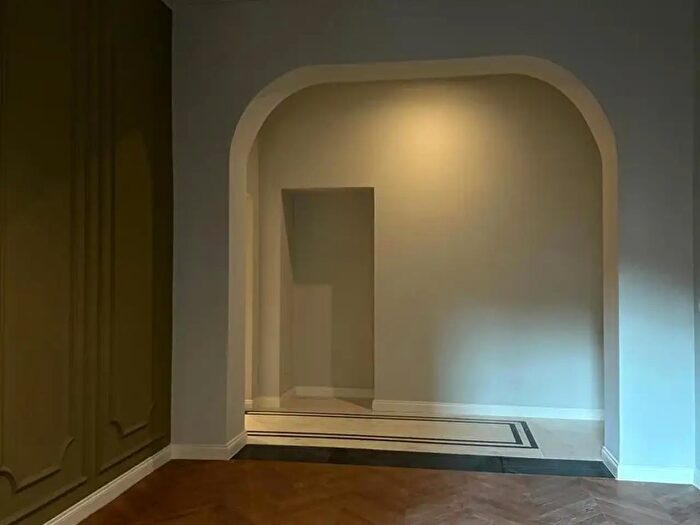 Appartamento trilocale in vendita in Via Salieri, Milano