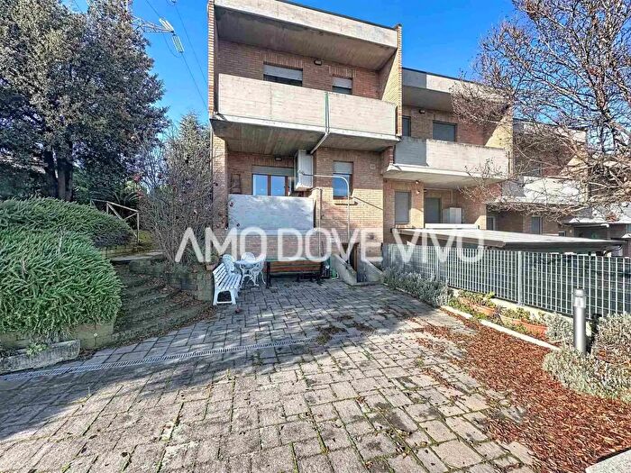 Appartamento con 7 locali in vendita in Via Verdi, Ostra
