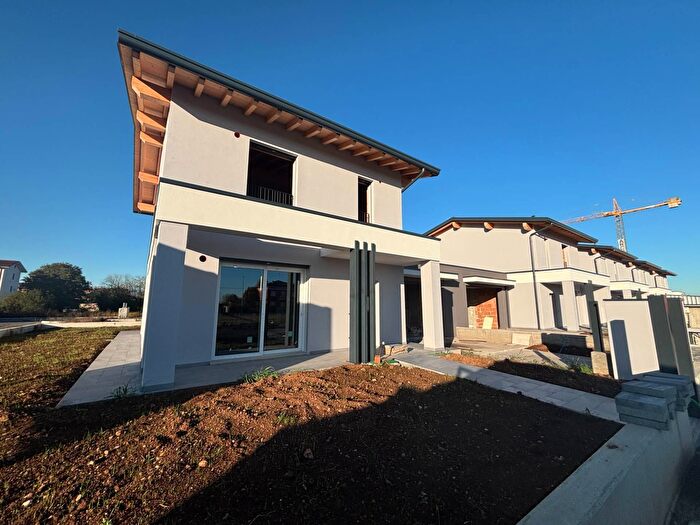 Case in Vendita e in Affitto - 3