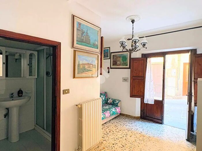 Casa quadrilocale in vendita in Via Dante Alighieri, Signa