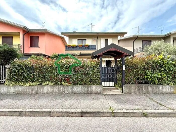 Casa quadrilocale in vendita in Via Caduti di Nassiriya, Massalengo