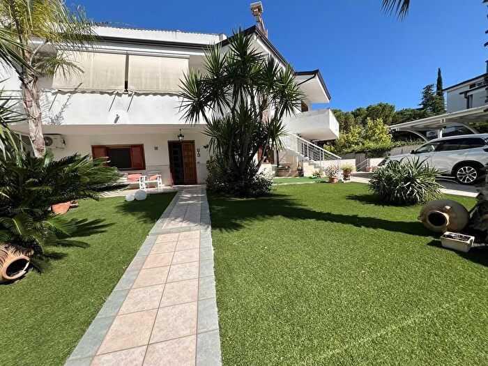 Casa con 7 locali in vendita in Corso Alcide De Gasperi, Bari