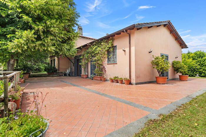 Casa con 15 locali in vendita in Via Piana Perina, Riano