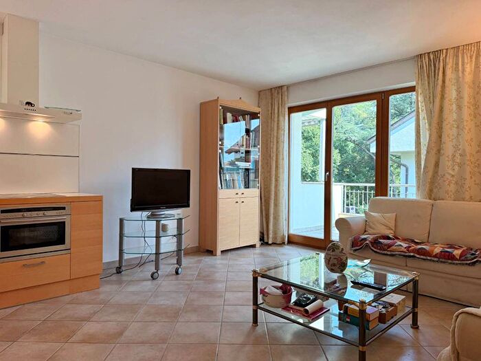 Casa trilocale in vendita in Via Giuseppe Verdi, Centro, Merano