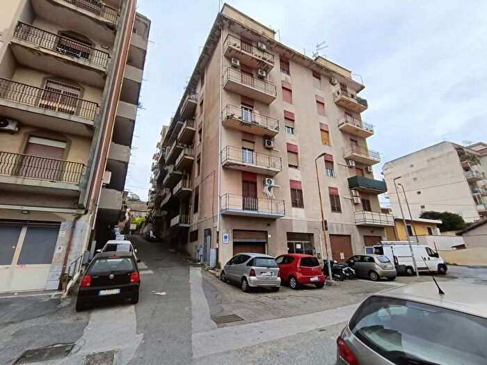 Appartamento trilocale in vendita in Via Tranquilla, Messina