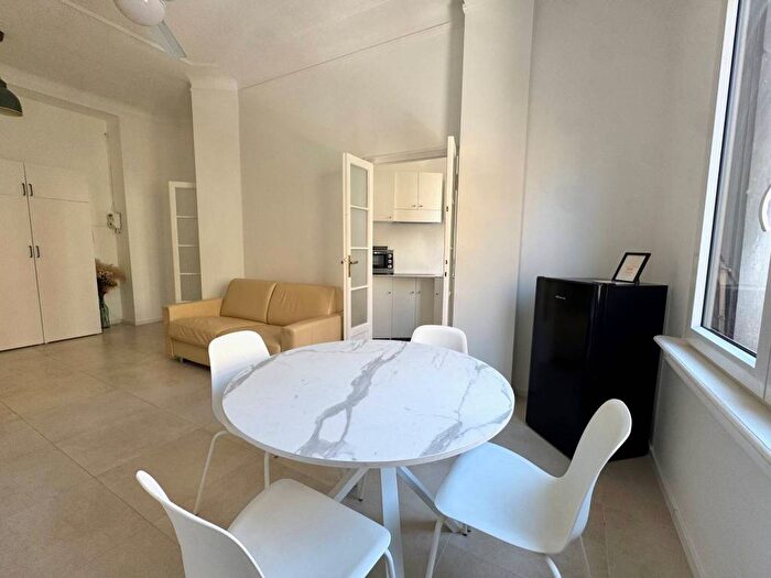 Appartamento bilocale in affitto in Via Vincenzo Foppa, Solari, Milano