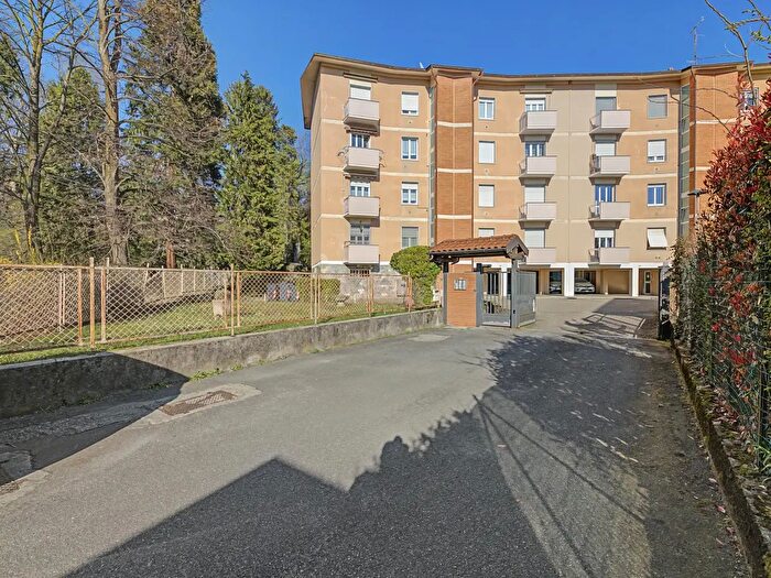 Appartamento quadrilocale in vendita in Via Padre Samuele Marzorati, Varese