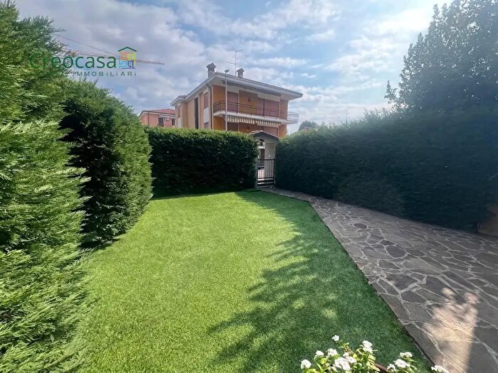 Case in Vendita e in Affitto - 2