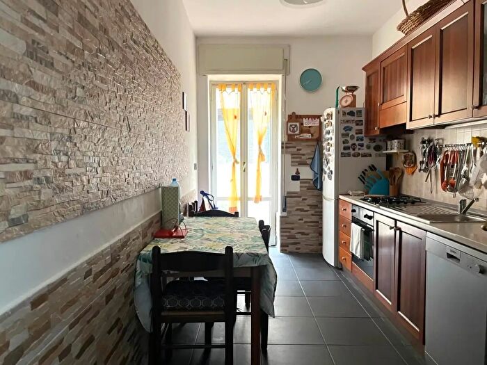 Appartamento con 5 locali in vendita in Via Redipuglia, Catanzaro