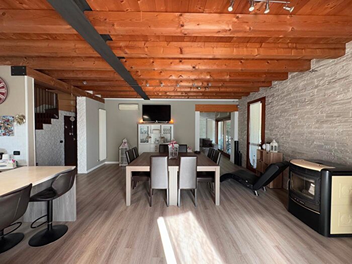 Casa quadrilocale in vendita in Via Matteotti, Noventa Vicentina