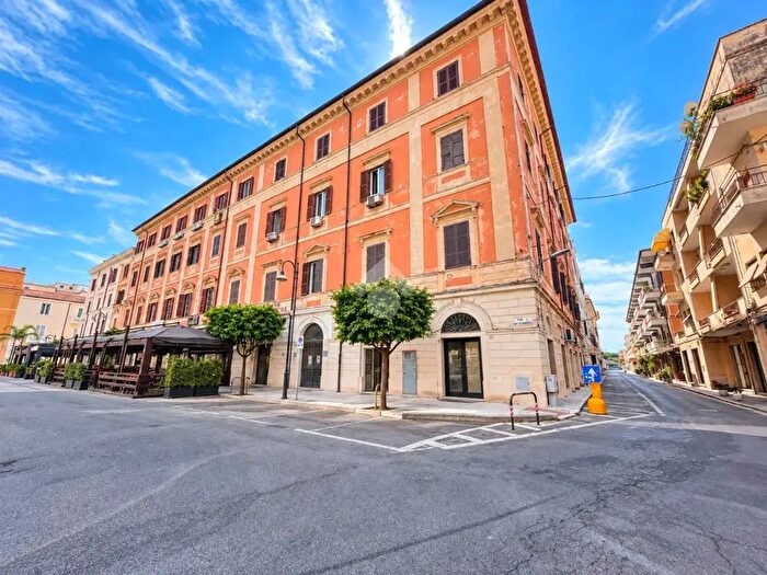 Appartamento trilocale in vendita in Piazza della Repubblica, Terracina