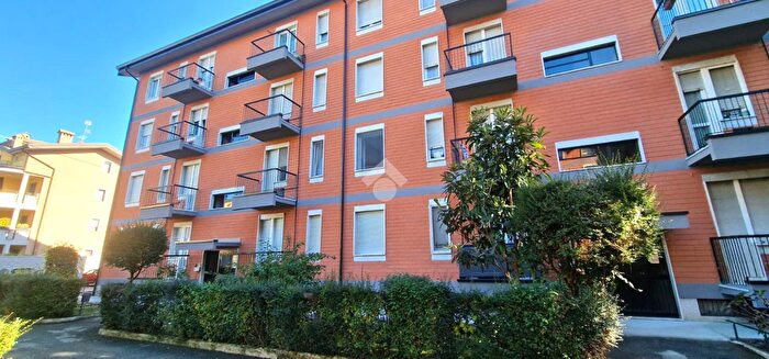 Appartamento trilocale in vendita in Via Monza, Senago