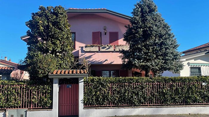Casa con 5 locali in vendita in Via della Vittoria, Villasanta