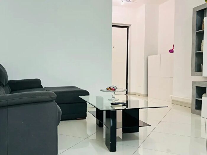 Appartamento trilocale in vendita in Via Luigi Mutti, Piacenza