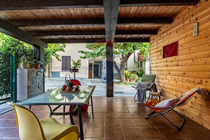 Casa trilocale in vendita in Via Papa Giovanni XXIII, Barzano