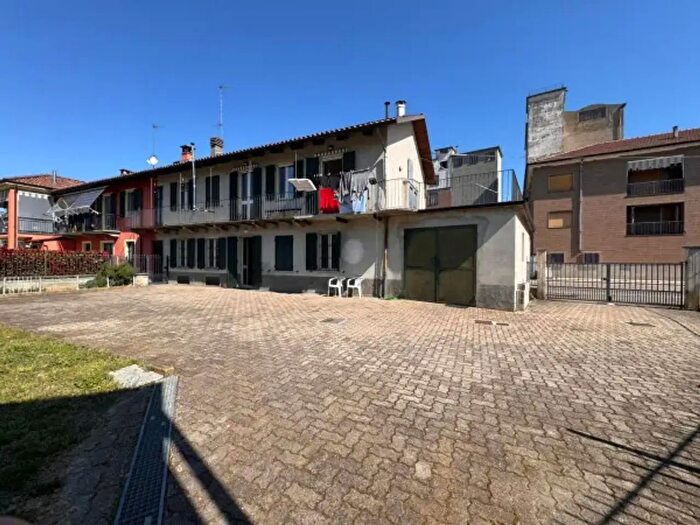 Appartamento con 5 locali in affitto in Frazione Valle Tanaro, Asti