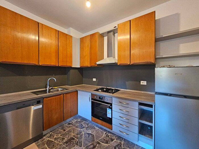 Appartamento trilocale in affitto in Via Clanezzo, Almenno San Salvatore