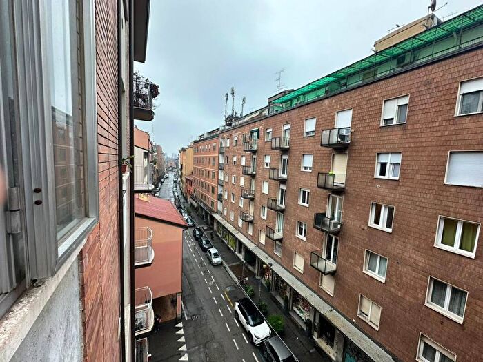 Appartamento quadrilocale in affitto in Via Mascarella, Irnerio, Bologna