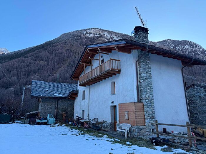 Casa con 7 locali in vendita in Chez Le Chuc, Valpelline