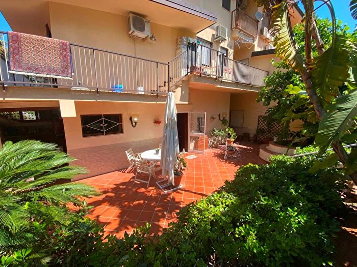 Casa trilocale in affitto in Viale dell'Olimpo, Lanza di Scalea Olimpo, Palermo