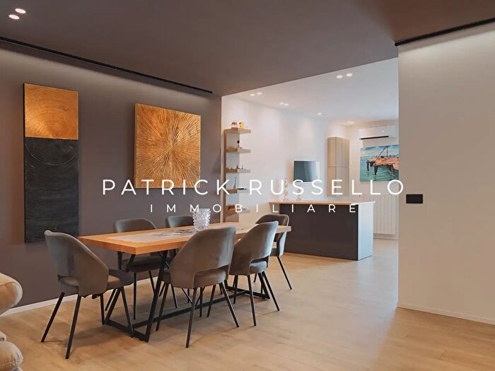 Appartamento con 7 locali in vendita in Via Morselli, Gela