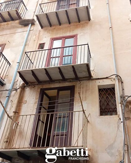 Casa con 10 locali in vendita in Cefalu