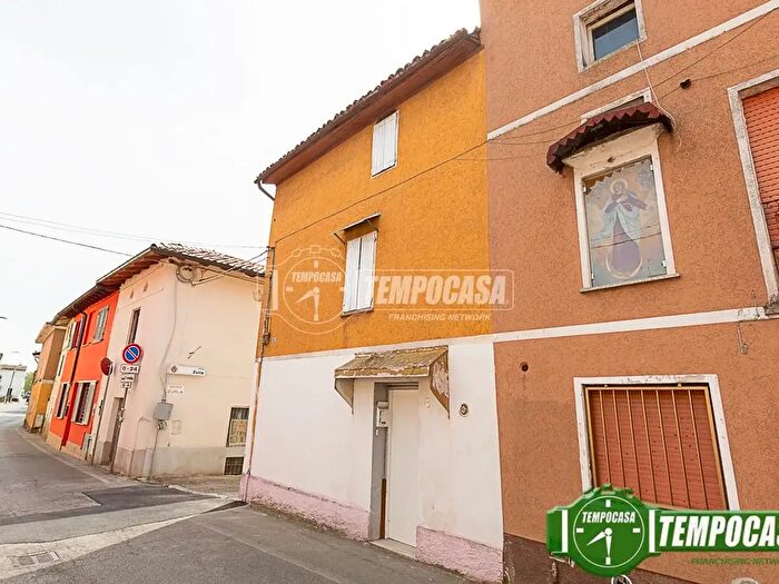 Casa quadrilocale in vendita in Via XI Febbraio, Bagnolo Cremasco