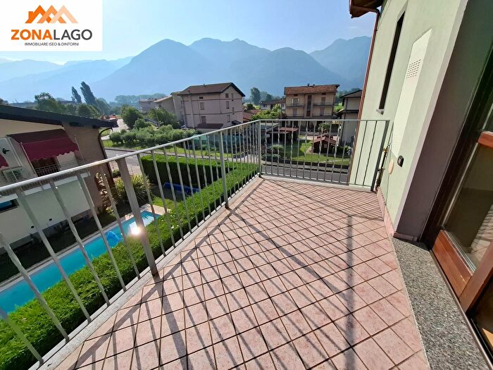 Appartamento quadrilocale in vendita in Via M Polo, Costa Volpino