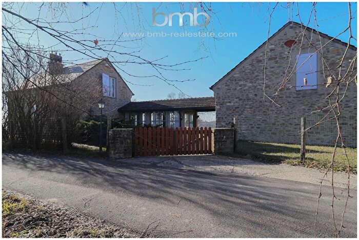 Casa con 11 locali in vendita in Via San Rocco, Murazzano