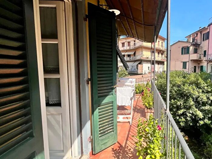 Appartamento con 6 locali in vendita in Buti