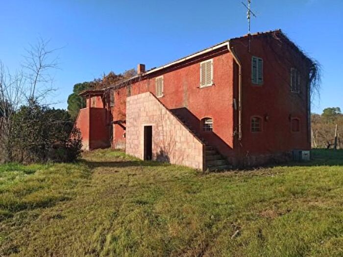 Casa con 6 locali in vendita in Località Piana Bertoni, Castiglione Del Lago