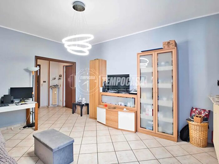 Appartamento trilocale in vendita in Novara