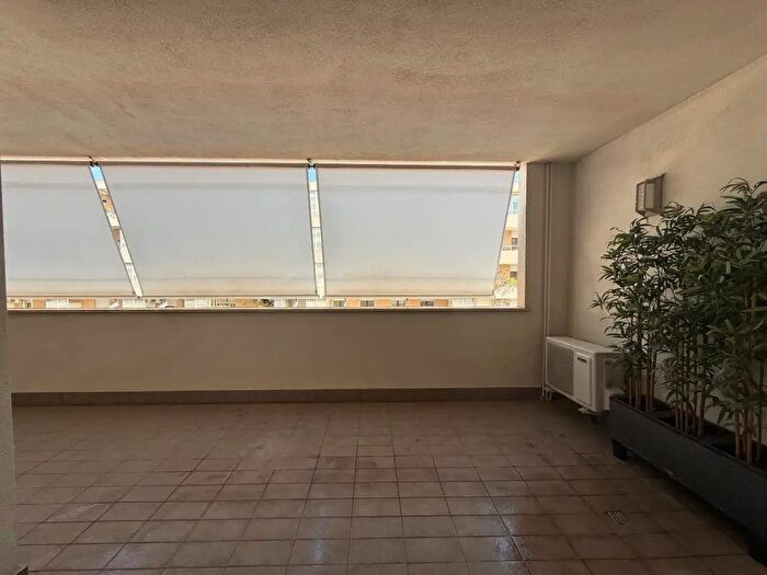 Appartamento trilocale in vendita in Via Luigi De Marchi, Roma