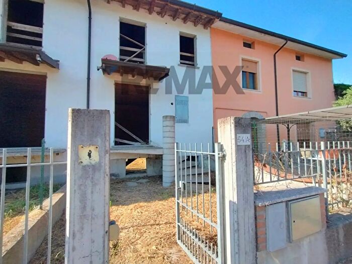 Casa trilocale in vendita in Fiesse