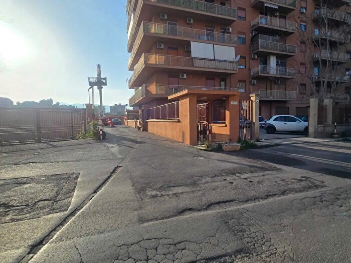 Appartamento quadrilocale in vendita in Via Os, Palermo