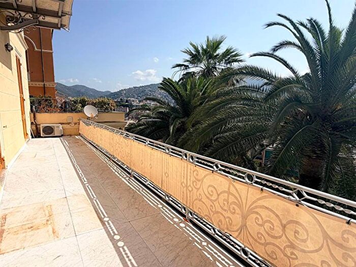 Appartamento con 5 locali in affitto in Via Capo di Santa Chiara, Sturla, Genova