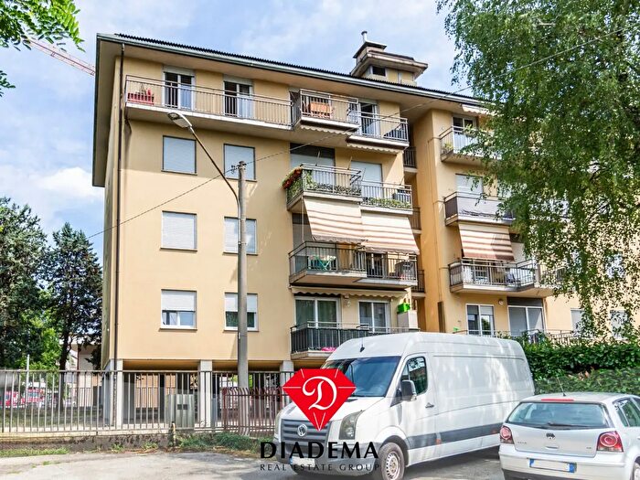 Appartamento trilocale in vendita in Via Alessandro Volta, Gallarate