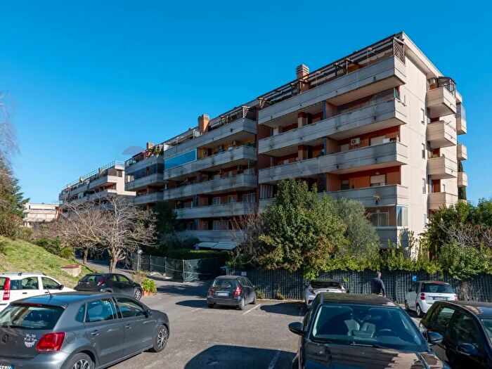Appartamento bilocale in vendita in Via Giorgio De Lullo, Roma