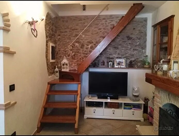 Casa trilocale in affitto in Stazzema