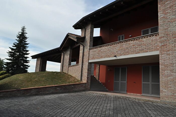 Casa con 11 locali in vendita in Nucleo Bacedasco Alto, CastellArquato