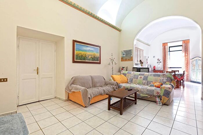 Appartamento trilocale in vendita in Via Zepponami, Montefiascone