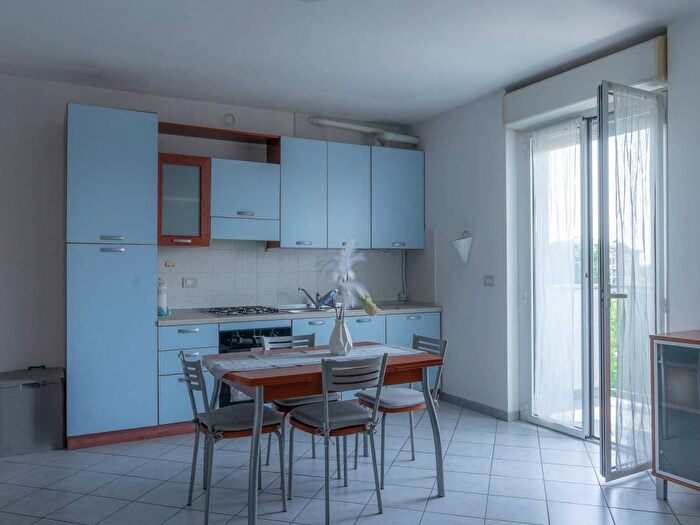 Appartamento bilocale in affitto in Via Marzo, Arnate, Gallarate