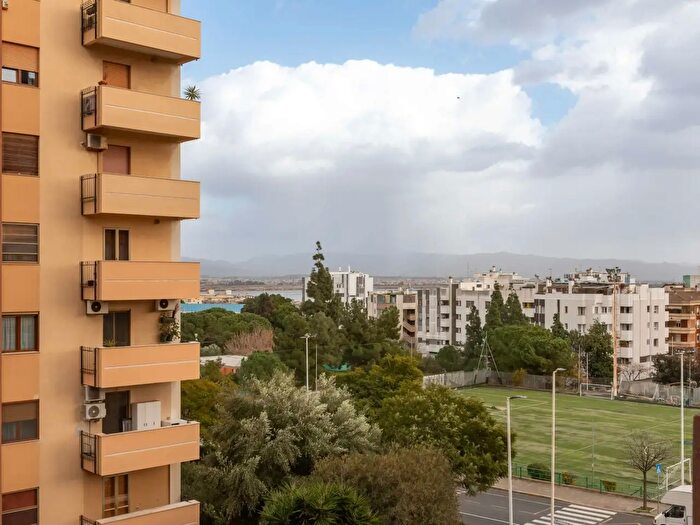 Appartamento con 6 locali in vendita in Via Stampa, Cagliari