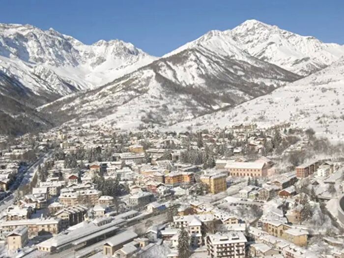 Appartamento quadrilocale in vendita in Via Luigi Einaudi, Bardonecchia