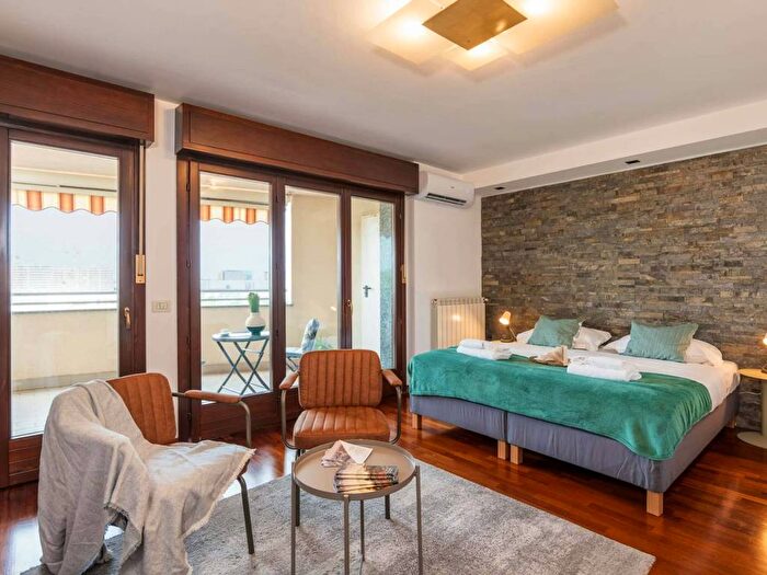 Appartamento trilocale in affitto in Via Brunico, Villa San Giovanni, Milano
