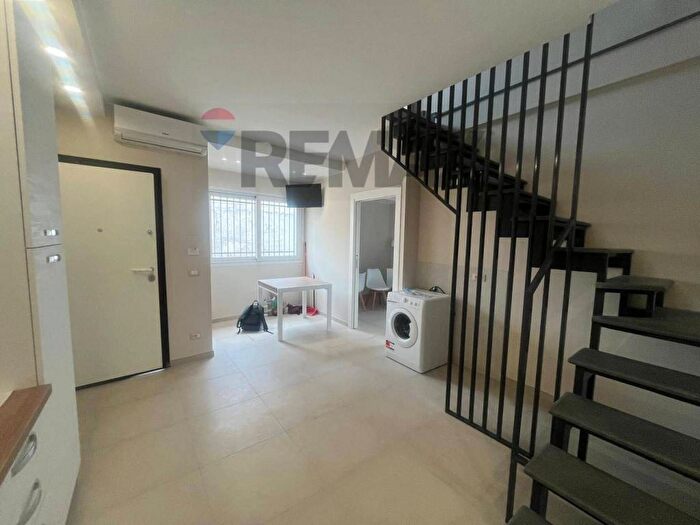 Appartamento con 5 locali in affitto in Via Torrente, Cibali, Catania