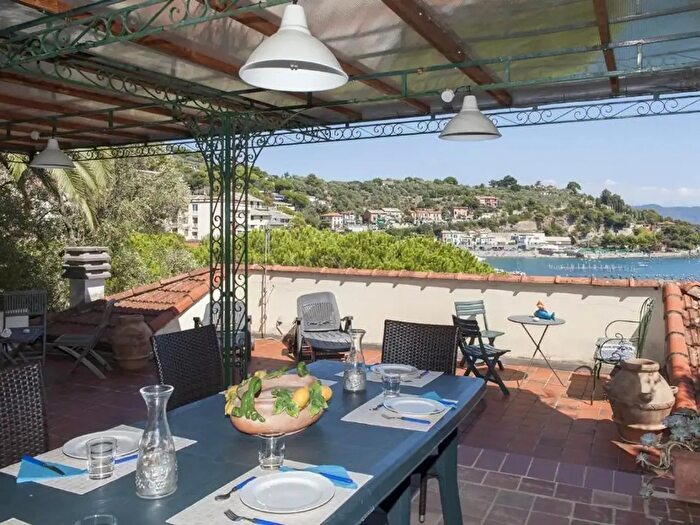 Appartamento con 5 locali in affitto in Portovenere