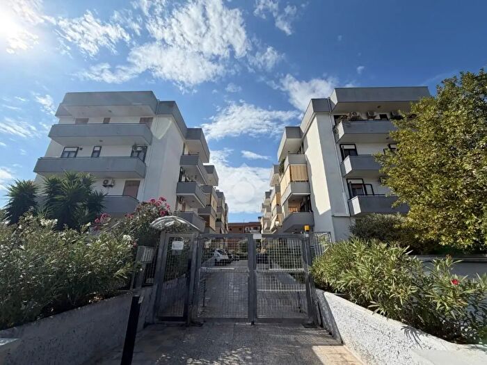 Appartamento trilocale in vendita in Traversa Via Lembo, Bari